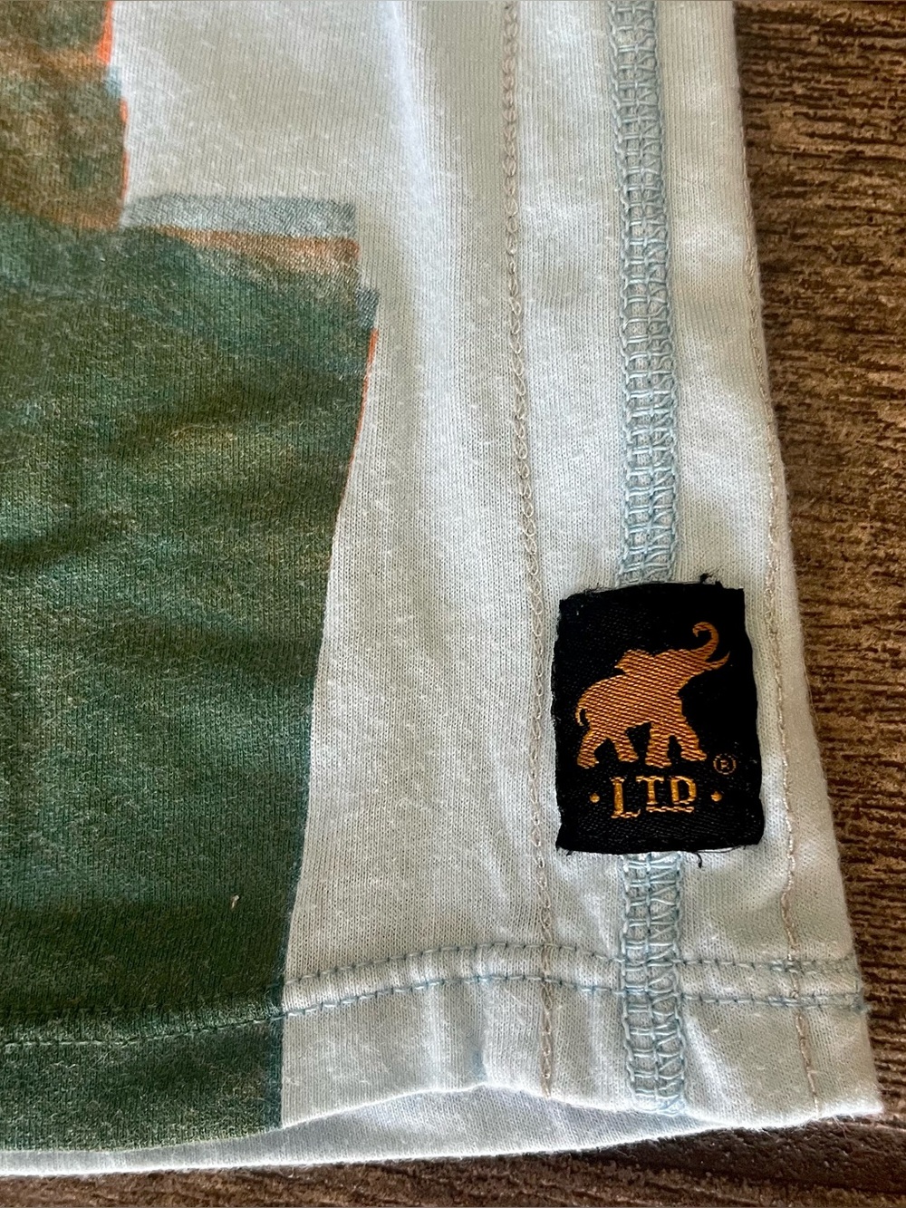 Trunk LTD John Lennon “V” neck t-shirt Live New York City Statue of Liberty M - Picture 4 of 7